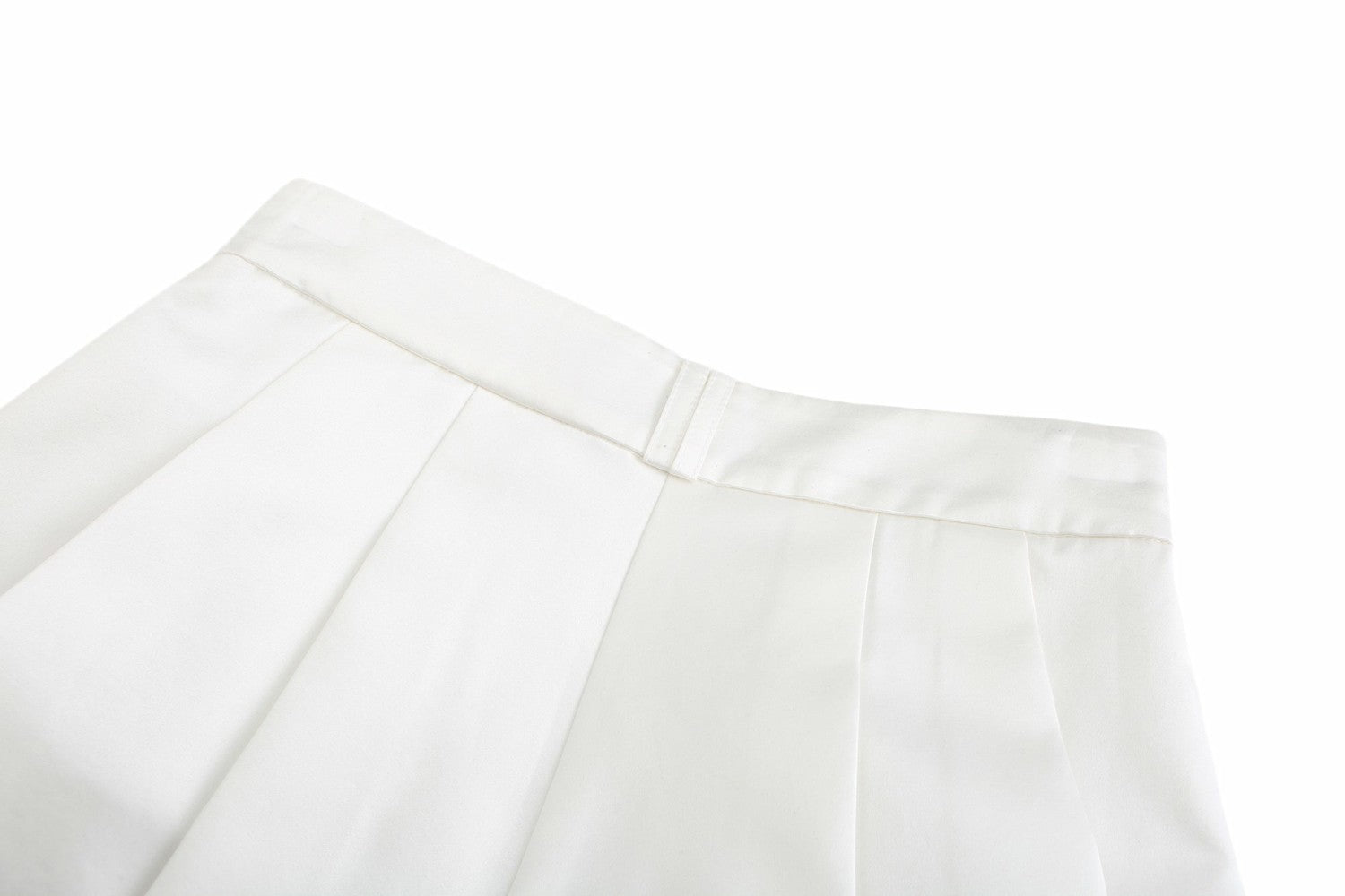 White Milan Shorts: White Shorts for Resort Brunch | Nana Jacqueline