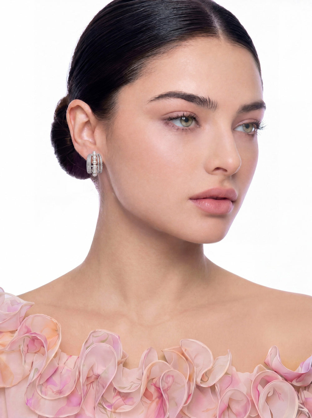 Fauna Curved Pearl White Earrings | Nana Jacqueline