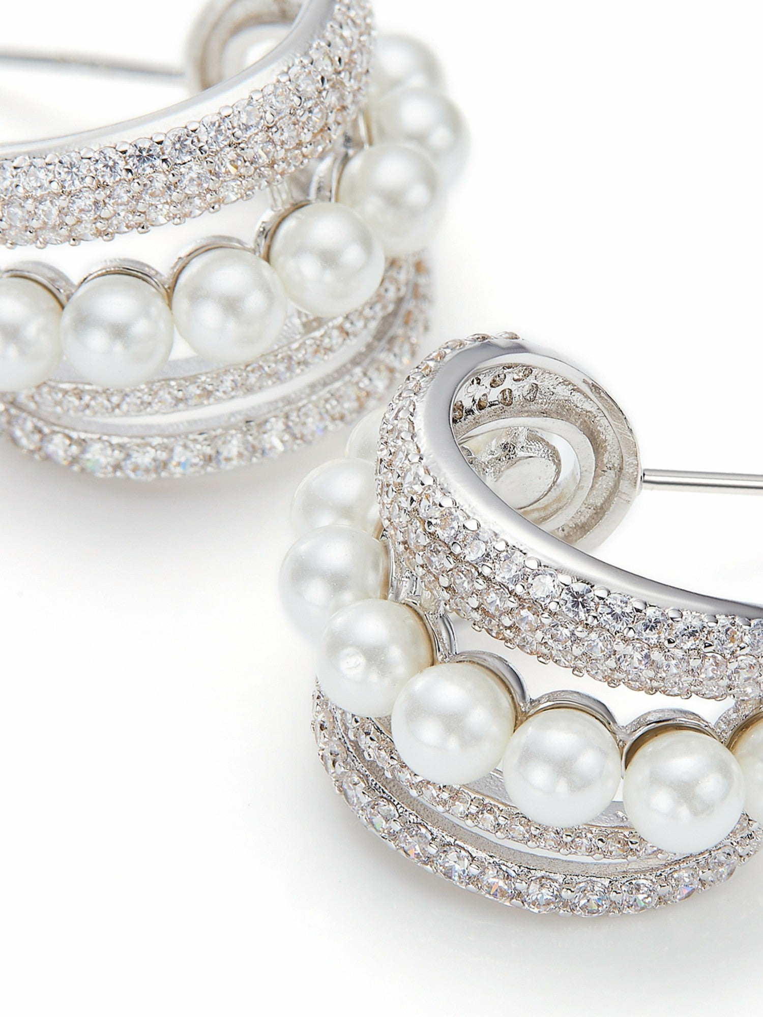Fauna Curved Pearl White Earrings | Nana Jacqueline