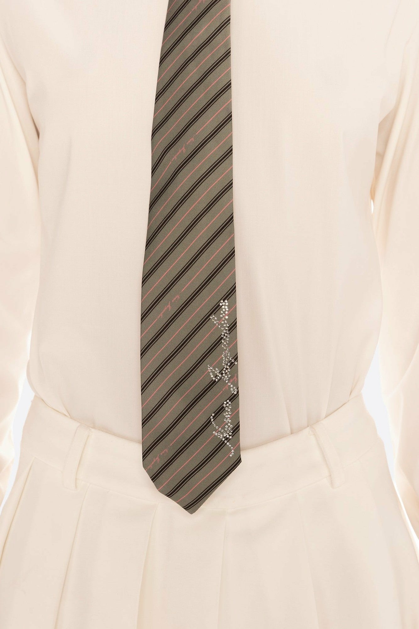 Amber Tie: Gray Tie for Preppy Outfit | Nana Jacqueline